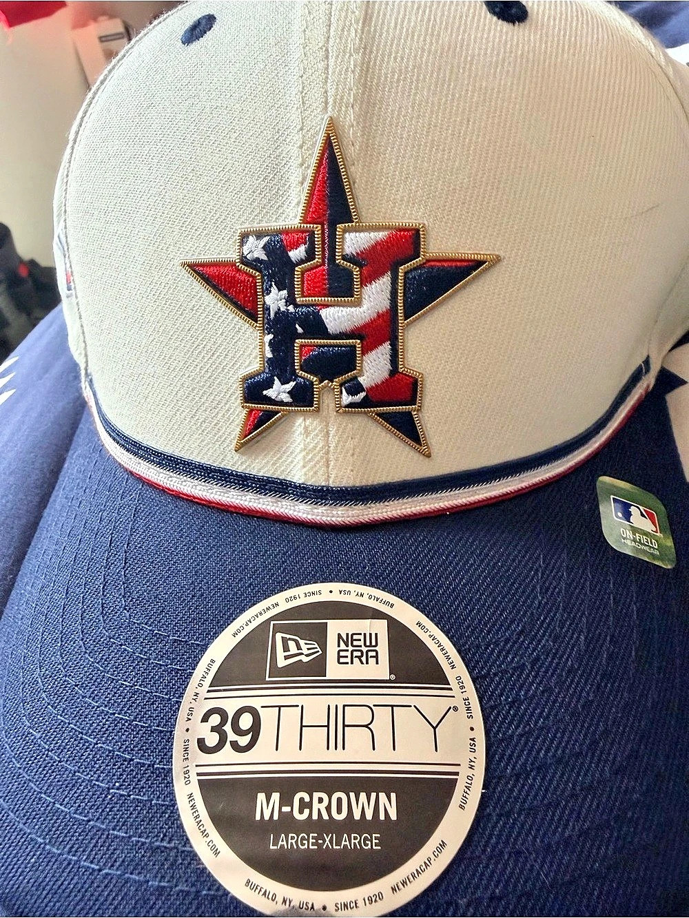 New Era 39THIRTY Astros Hat L/XL Like New